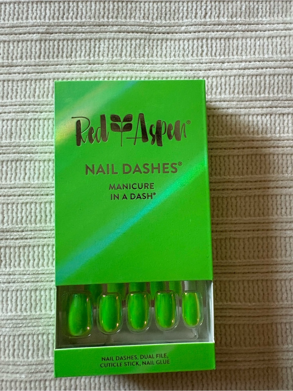 Red Aspen Green Nail Dashes Press-On Nails A Summer Icon Iva - Picture 2 of 6